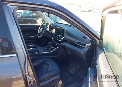 2022 Toyota Highlander Xle z USA, uszkodzony, nr VIN 5TDHZRBH5NS585341